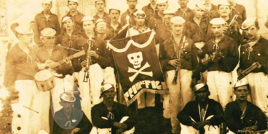 BLOCO PROVA DE FOGO. Destaque para ZÉ BARRA DE AÇO, um dos maiores foliões que o Aracati já conheceu. Acervo: Netinho Ponciano.